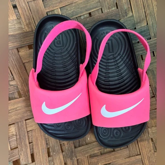 Nike sandal - Picture 1 of 4